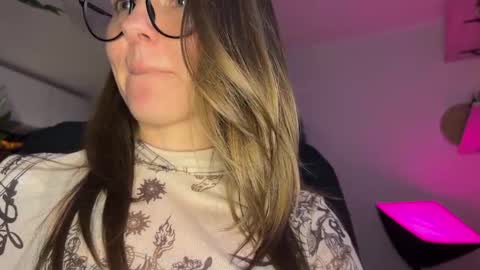  HADLY today day-off see u online 0112  online show from 12/25/24, 09:33