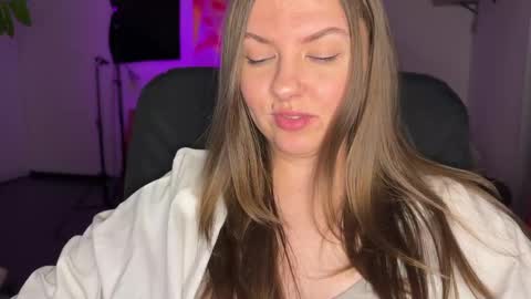  HADLY today day-off see u online 0112  online show from 03/03/25, 05:29