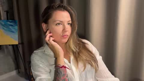  HADLY today day-off see u online 0112  online show from 10/17/25, 11:13