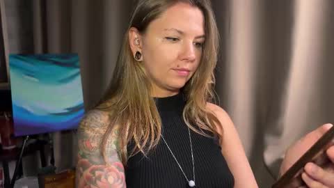  HADLY today day-off see u online 0112  online show from 10/23/25, 02:27