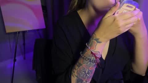  HADLY today day-off see u online 0112  online show from 11/19/25, 01:55