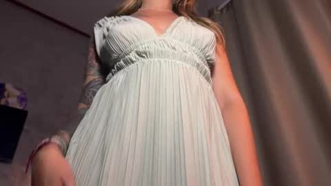  HADLY today day-off see u online 0112  online show from 11/29/25, 01:58