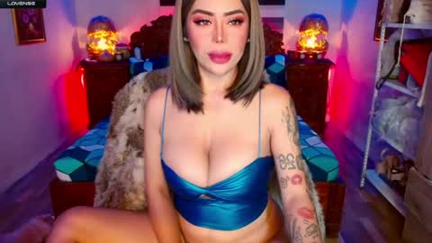 Snapshot of _queengoddess_ chatting on 06/05/26, 06:31 Hi my name is selinaim glad to meet everyone here online show from 06/05/26, 06:31