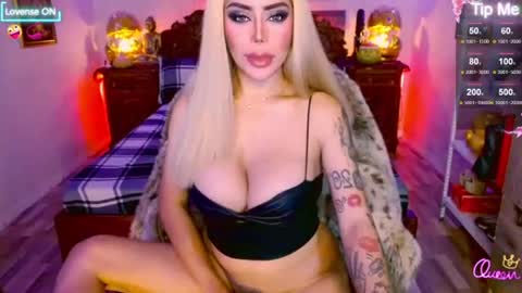 Snapshot of _queengoddess_ chatting on 06/28/26, 04:07 Hi my name is selinaim glad to meet everyone here online show from 06/28/26, 04:07