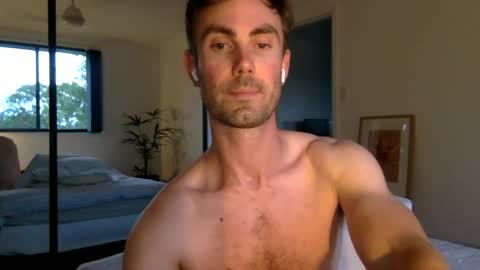 Snapshot of _r3ve_ chatting on 12/14/25, 08:41 _r3ve_ online show from 12/14/25, 08:41