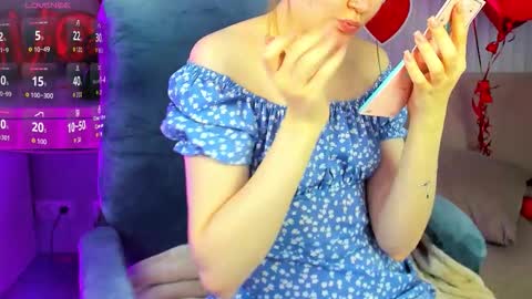 Snapshot of _r_i_n_a_ chatting on 03/23/26, 01:09 Rina online show from 03/23/26, 01:09