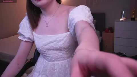 Snapshot of _r_i_n_a_ chatting on 04/10/26, 01:33 Rina online show from 04/10/26, 01:33