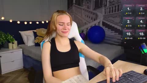 im Amy online show from 09/28/25, 06:19