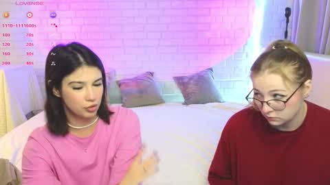 Merlizz Eva Jane Mila Nicole  left to right  online show from 11/25/25, 08:14