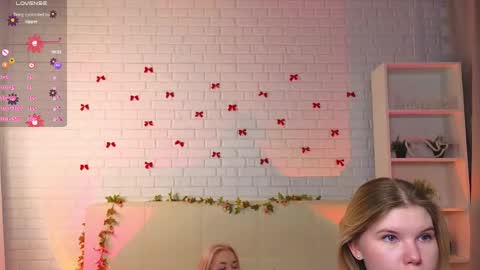 Merlizz Eva Jane Mila Nicole  left to right  online show from 04/06/26, 04:46