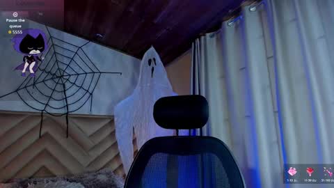 Raven online show from 10/17/25, 02:41