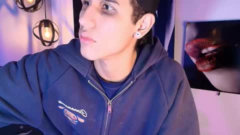 Snapshot of _realwav chatting on 10/14/25, 08:59 wav online show from 10/14/25, 08:59