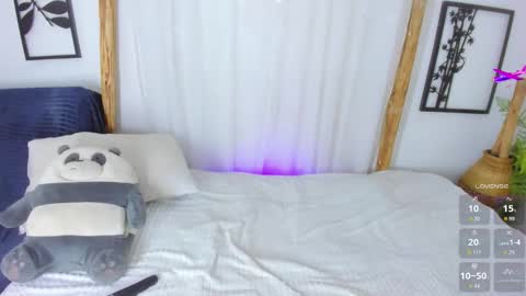 Moon online show from 09/24/25, 05:16