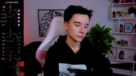 Snapshot of _rein_ramm chatting on 02/04/25, 09:38 Rein online show from 02/04/25, 09:38