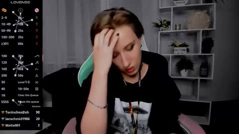 Snapshot of _rein_ramm chatting on 11/20/25, 08:52 Rein online show from 11/20/25, 08:52