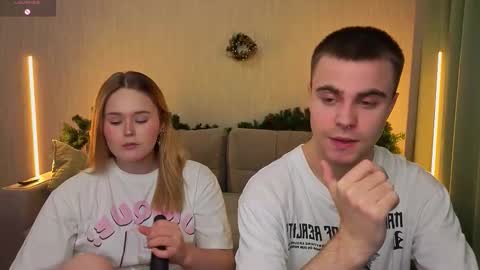 LISSAPVT IS OPEN online show from 12/03/25, 01:42