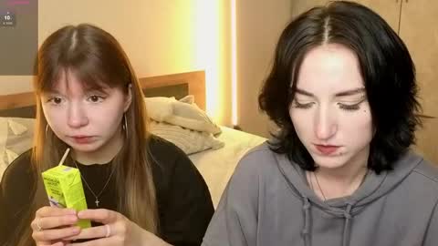 Snapshot of _reverse_gang_ chatting on 04/19/26, 02:38 LISSAPVT IS OPEN online show from 04/19/26, 02:38