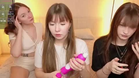 LISSAPVT IS OPEN online show from 05/04/26, 03:46