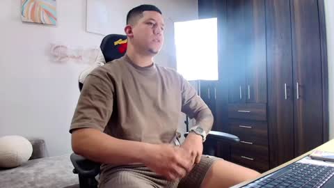 Snapshot of _robertobaggio chatting on 01/20/25, 01:21 Roberto online show from 01/20/25, 01:21