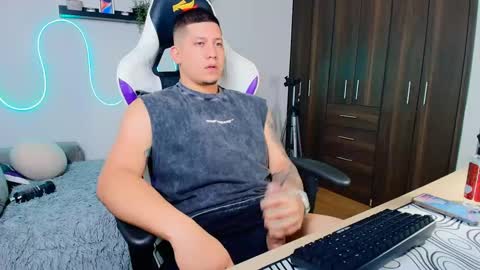 Snapshot of _robertobaggio chatting on 01/31/25, 06:02 Roberto online show from 01/31/25, 06:02