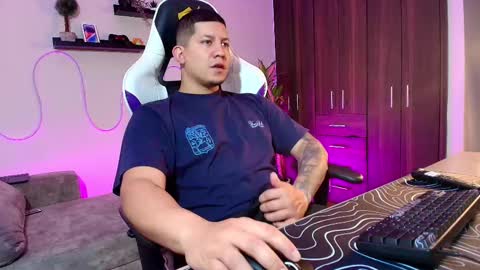 Snapshot of _robertobaggio chatting on 02/26/25, 12:36 Roberto online show from 02/26/25, 12:36