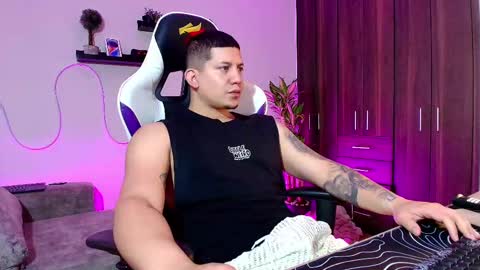 Snapshot of _robertobaggio chatting on 02/27/25, 01:07 Roberto online show from 02/27/25, 01:07