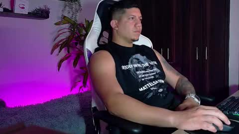 Snapshot of _robertobaggio chatting on 11/20/25, 10:15 Roberto online show from 11/20/25, 10:15