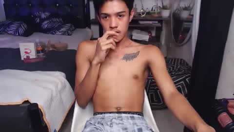 Snapshot of _robinmartinxx chatting on 02/27/25, 11:48 _robinmartinxx online show from 02/27/25, 11:48