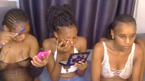Snapshot of _roxxana chatting on 06/06/26, 03:11 Roxxana online show from 06/06/26, 03:11