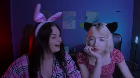 Snapshot of _sabrina_moore chatting on 03/28/26, 09:42 sabrina online show from 03/28/26, 09:42