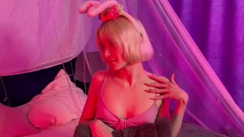 Snapshot of _sabrina_moore chatting on 05/16/26, 10:36 sabrina online show from 05/16/26, 10:36