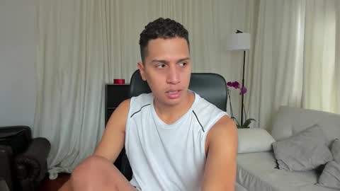 Snapshot of _sahhir chatting on 10/18/25, 07:03 sair online show from 10/18/25, 07:03