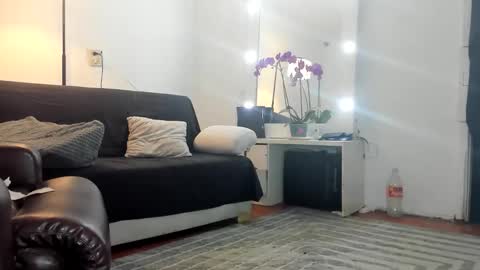 Snapshot of _sahhir chatting on 10/30/25, 04:03 sair online show from 10/30/25, 04:03