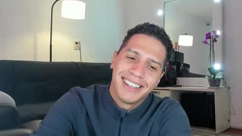 Snapshot of _sahhir chatting on 11/13/25, 02:05 sair online show from 11/13/25, 02:05