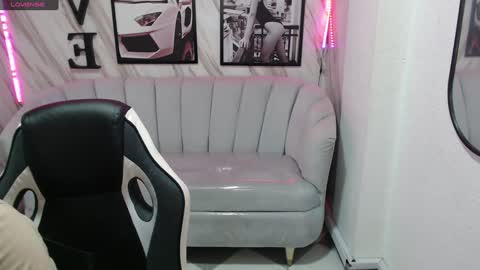 Samantha online show from 12/28/24, 12:35