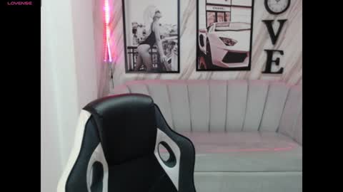 Samantha online show from 01/21/25, 12:39