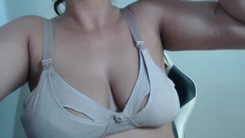 _samantha_fox19 online show from 04/05/26, 03:20