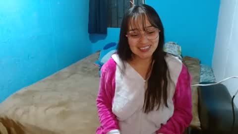 Snapshot of _sammanttha chatting on 12/18/24, 03:58 Sammy online show from 12/18/24, 03:58