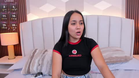 Snapshot of _sammy_fit chatting on 12/18/24, 05:10 Antonella  online show from 12/18/24, 05:10