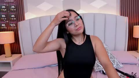 Snapshot of _sammy_fit chatting on 02/21/25, 04:16 Antonella  online show from 02/21/25, 04:16