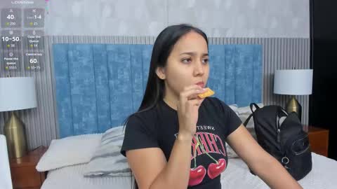 Snapshot of _sammy_fit chatting on 09/30/25, 12:32 Antonella  online show from 09/30/25, 12:32