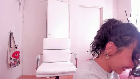 Snapshot of _sandy_s_ chatting on 02/14/25, 11:53 Sandyy online show from 02/14/25, 11:53