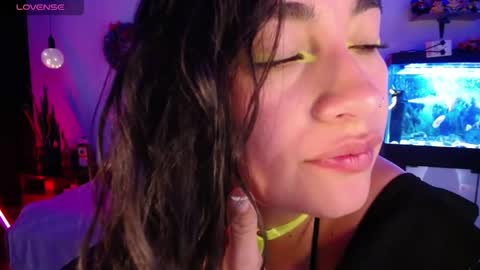 Snapshot of _santalove_ chatting on 12/11/24, 07:03 SantaLove online show from 12/11/24, 07:03