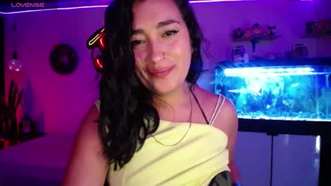 Snapshot of _santalove_ chatting on 12/17/24, 10:22 SantaLove online show from 12/17/24, 10:22