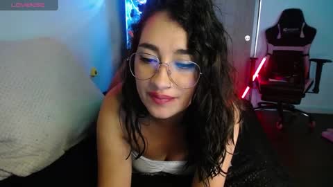 Snapshot of _santalove_ chatting on 12/28/24, 09:51 SantaLove online show from 12/28/24, 09:51