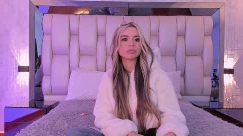 Sara online show from 01/04/25, 03:17