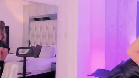 Snapshot of _saragarcia_ chatting on 03/22/26, 11:35 Sara online show from 03/22/26, 11:35