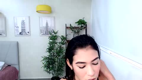 Snapshot of _sassy_girl chatting on 02/17/25, 06:15 Sassy Girl online show from 02/17/25, 06:15