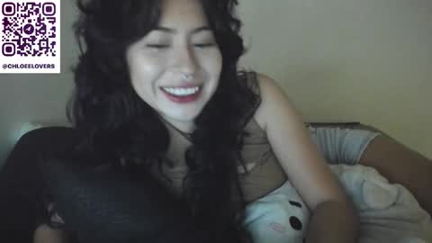 Snapshot of _scarletgirl_ chatting on 03/23/26, 02:04 Chloee online show from 03/23/26, 02:04