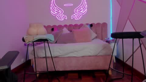 Snapshot of _scarletmoore chatting on 01/29/25, 10:16 Scarlett online show from 01/29/25, 10:16